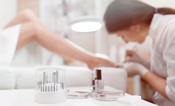 Hair and Nails, Χαλάνδρι