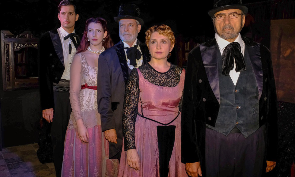 Θέατρο Εκάτη, Πλατεία Κυψέλης